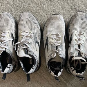Womens Brooks Levitate 4.0- 2 pairs